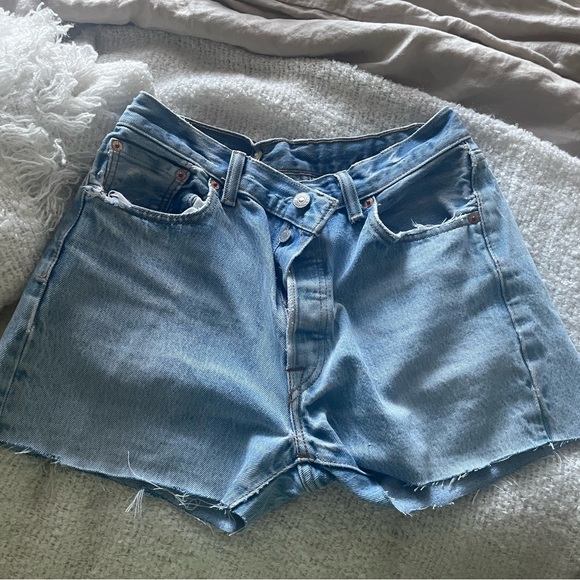 Vintage Levi’s 501 Shorts - Picture 1 of 2